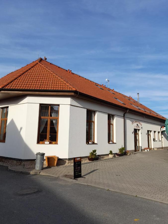 Penzion A Restaurace U Novaku Bítovany Exterior photo